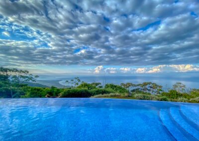 Casa De Luz Ocean View With Clouds